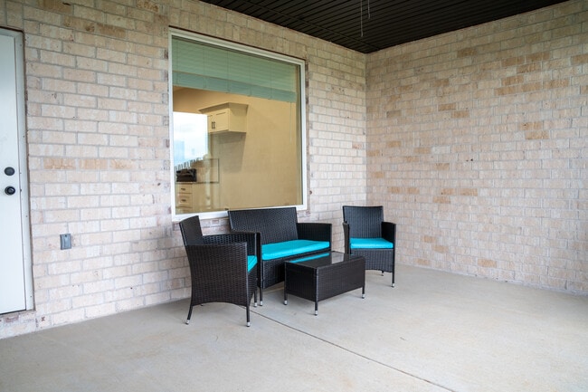 Building Photo - 2382 Athens St