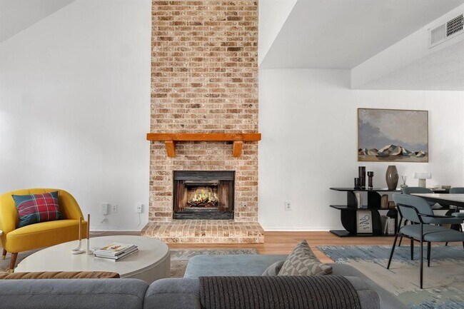 Building Photo - 9611 Meadowheath Dr