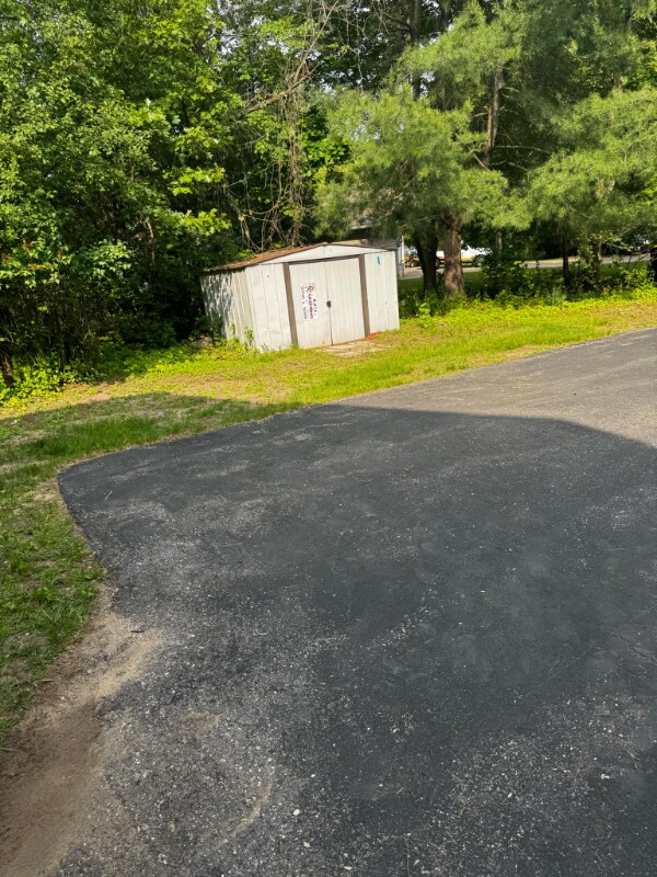 Building Photo - 110 Country Ln
