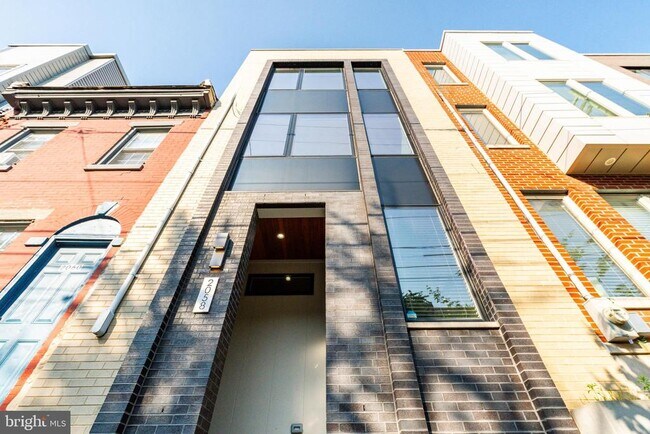 Building Photo - 2058 E Susquehanna Ave