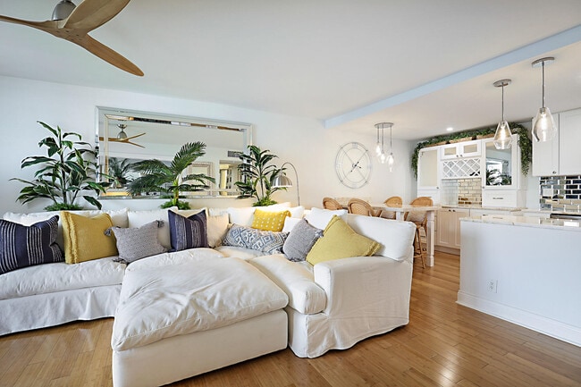 Building Photo - 2121 N Ocean Blvd