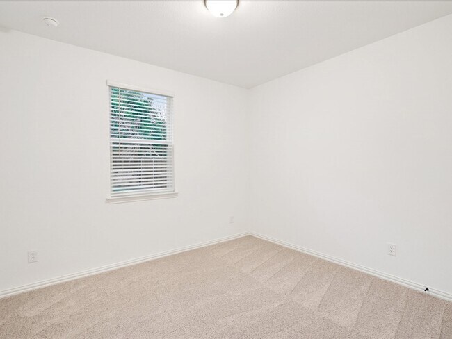 Building Photo - 2116 Sunnymede Dr