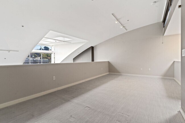 Building Photo - Tri-Level Inner Mission Live/Work Condo - ...