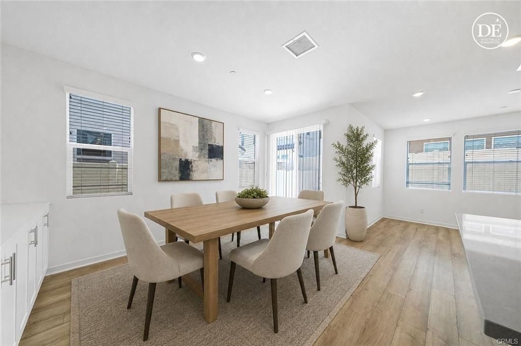 Building Photo - 4041 Pomelo Dr
