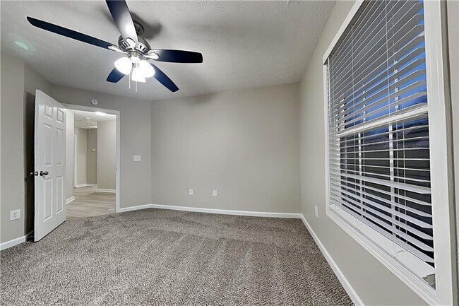 Building Photo - 230 Lake Valley Dr SW