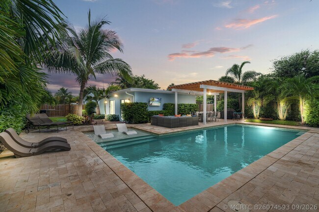 Building Photo - 1601 S Palmway