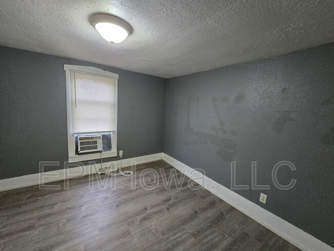 Building Photo - 707 Webster St