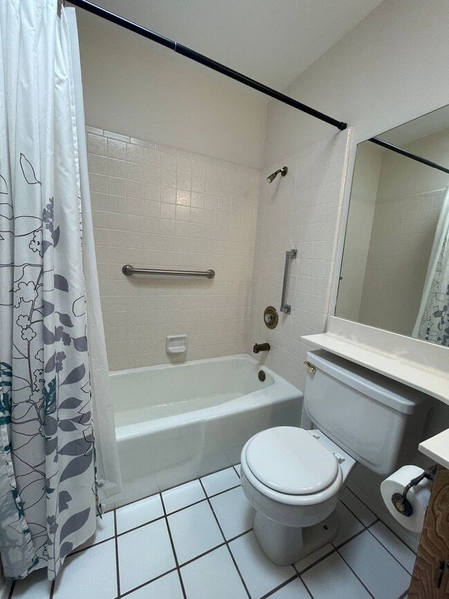 Building Photo - Townhouse on Mesa Del Sol Golf Course