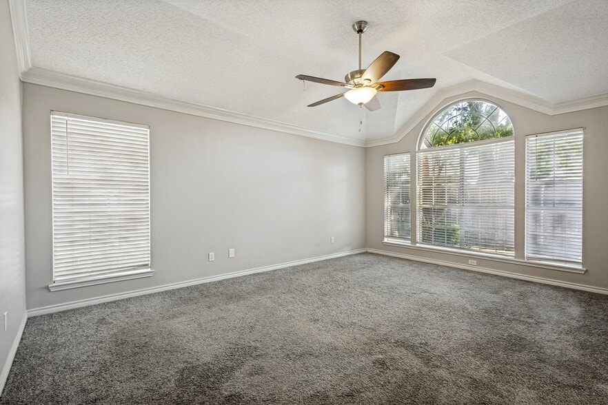 Building Photo - 2911 Stonepointe