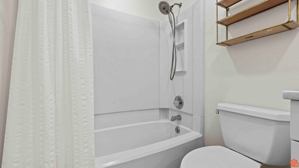 Building Photo - 330 Bluefish Dr