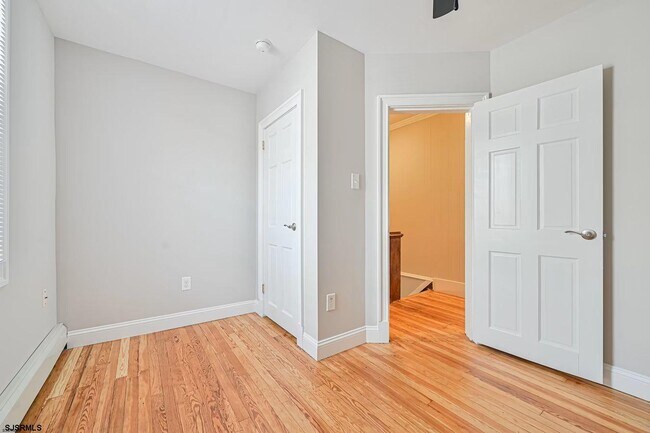 Building Photo - 126 N Harvard Ave