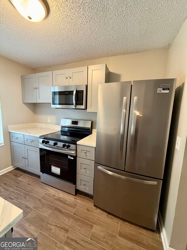 Building Photo - 440 Admiral's Walk Dr