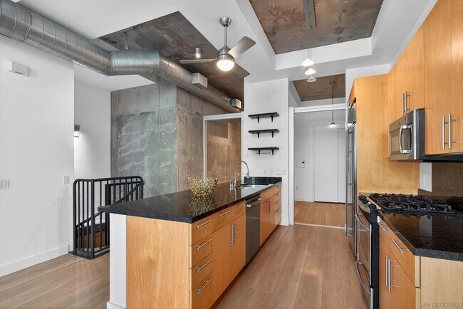 Building Photo - 1025 Island Ave