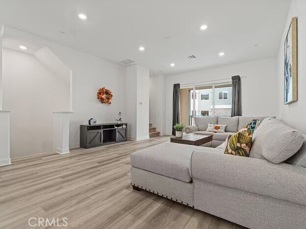 Building Photo - 352 Tank