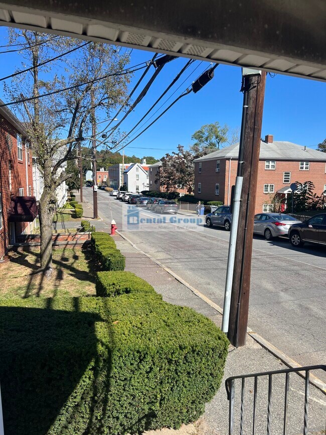 Building Photo - 12 Grove St