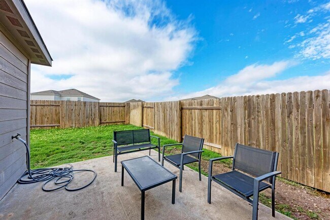 Building Photo - 132 Maywood Ln