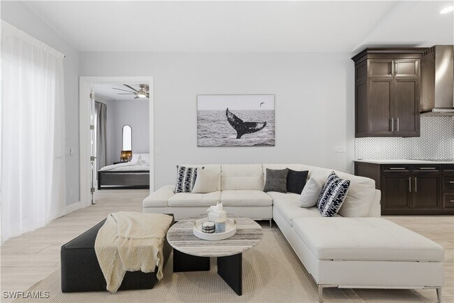 Building Photo - 711 91st Ave N