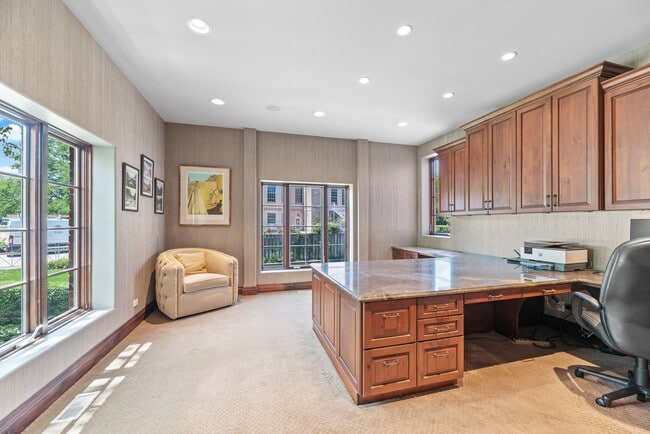 Building Photo - 493 Hazel Ave