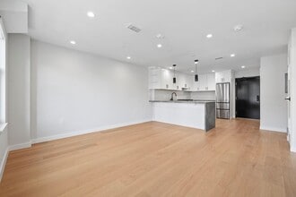 Building Photo - 693 Sutter St