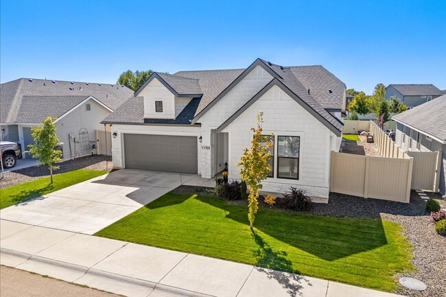 Building Photo - Bright and Modern Home with Covered Patio ...