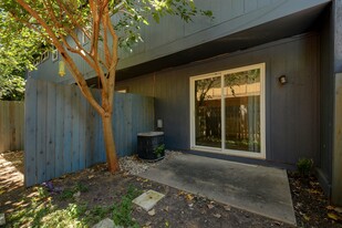 Building Photo - 3452 Willowrun Dr