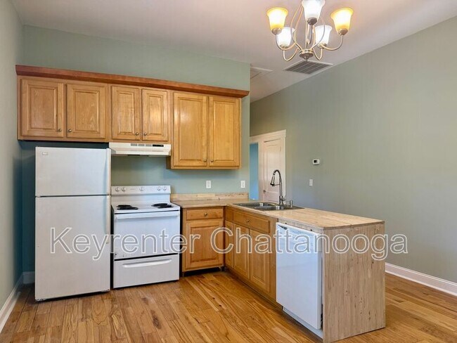 Building Photo - 2313 Bailey Ave