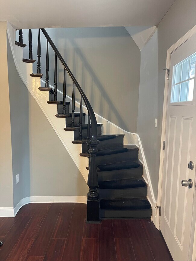 Building Photo - 202 Jefferson St