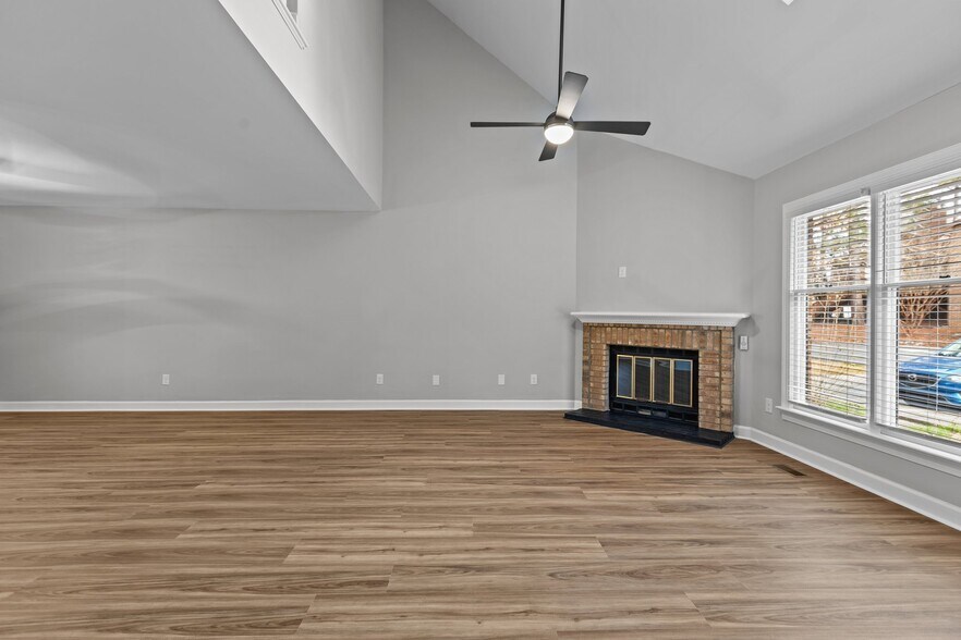 Building Photo - 5500 Fortunes Ridge Dr