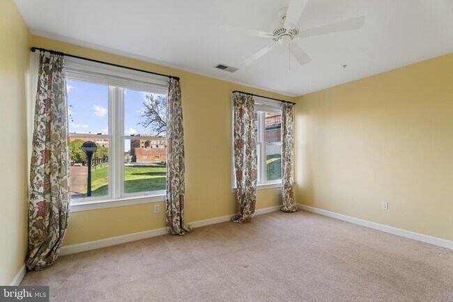 Building Photo - 35 E All Saints St