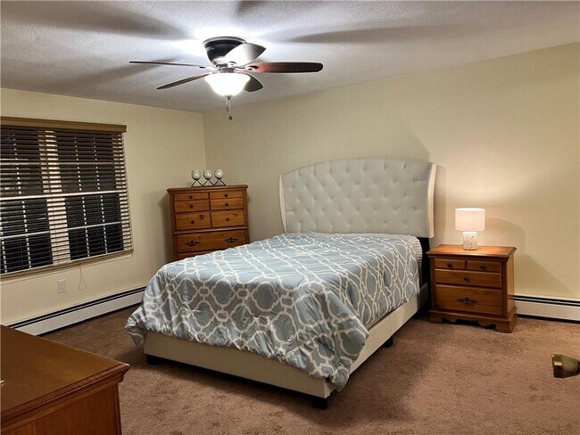 Building Photo - 29 Swan Ct