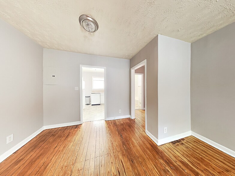 Building Photo - 1332 Eubanks Ave