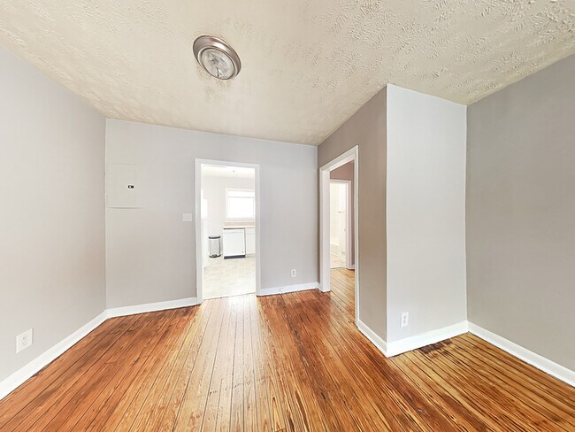 Building Photo - 1332 Eubanks Ave