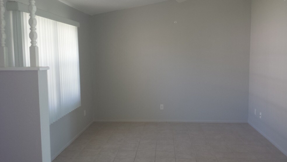 Building Photo - 4323 Sands Blvd