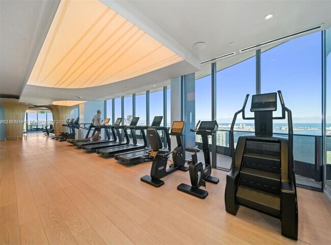 Building Photo - 1000 Brickell Plaza