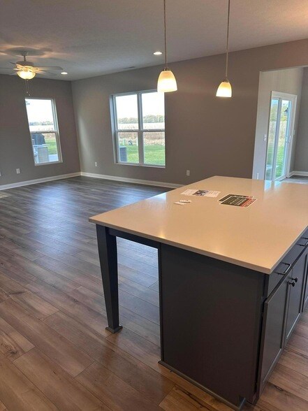 Building Photo - 2027 Aerotrain Ct N