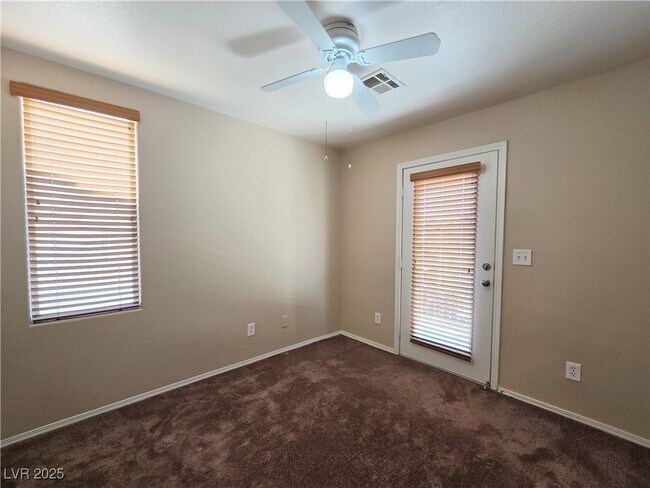 Building Photo - 5431 W Hasley Canyon Ave
