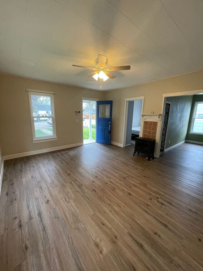 Building Photo - Quaint Single Level Home in New Plymouth