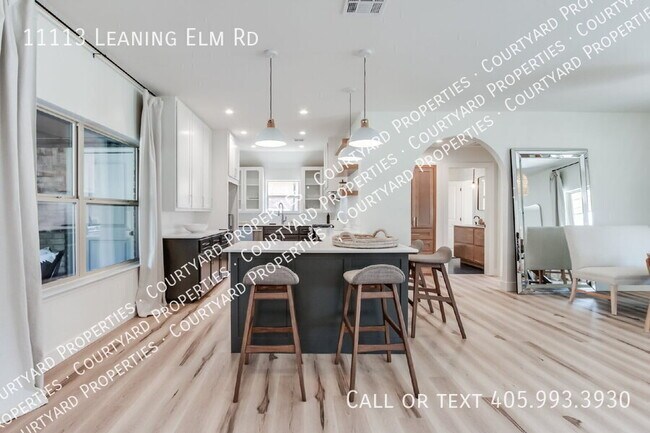 Building Photo - 11113 Leaning Elm Rd