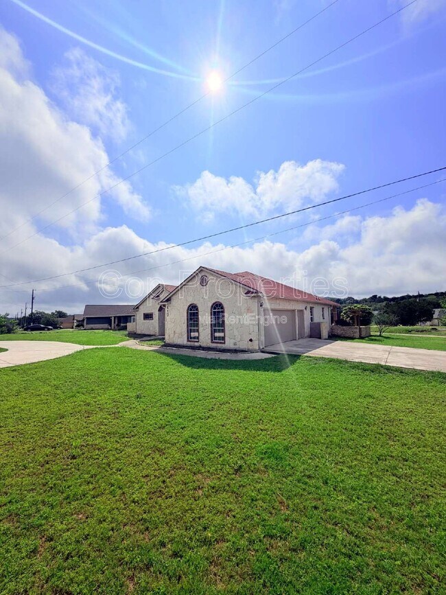 Building Photo - 412 Shayla Ln