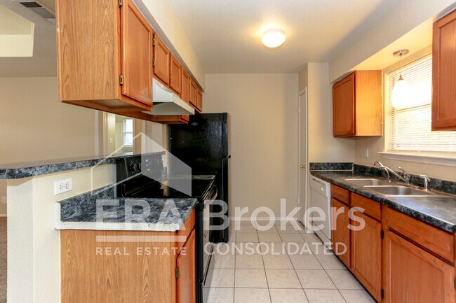 Building Photo - 4903 Ridge Haven