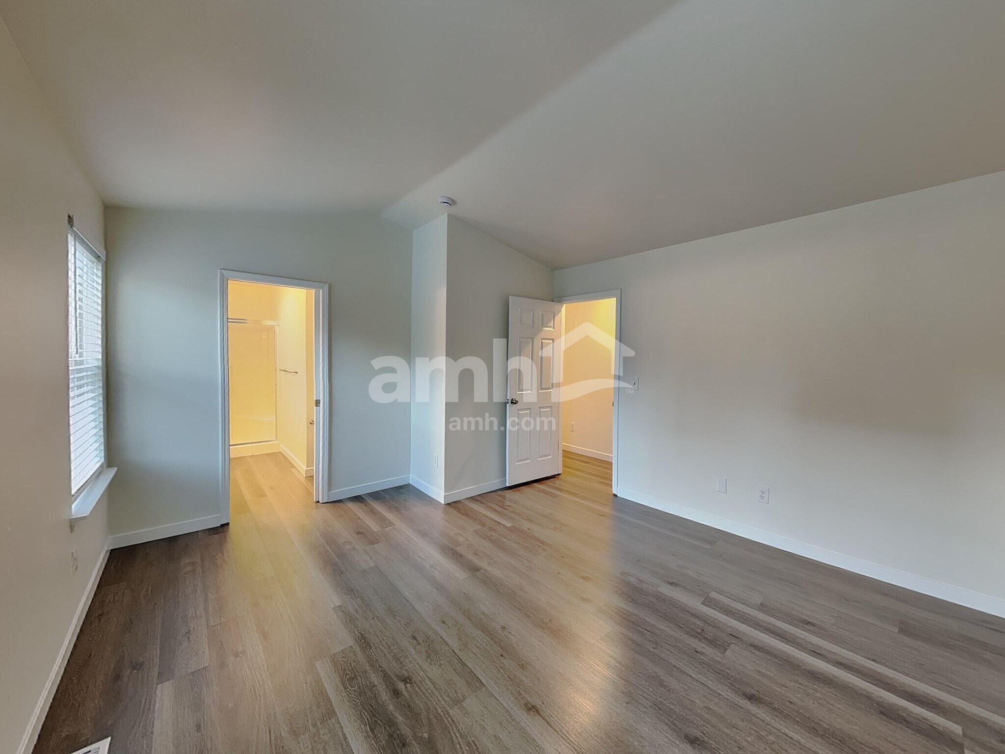 Building Photo - 11620 34th St NE