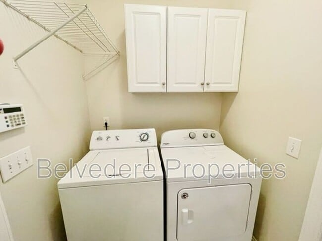 Building Photo - 104 Castleton Pl