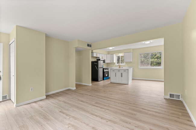Building Photo - 22483 Sunnydale St