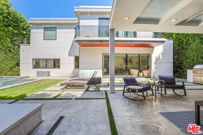 Building Photo - 13812 Cumpston St