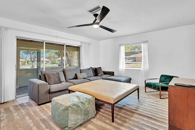 Building Photo - 313 NW 42nd St