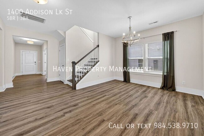 Building Photo - 1400 Addison Lk St