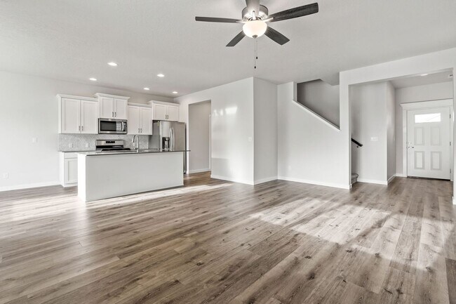 Building Photo - Beautiful 4bd/2.5ba Home in the Moxie Ridge Community!