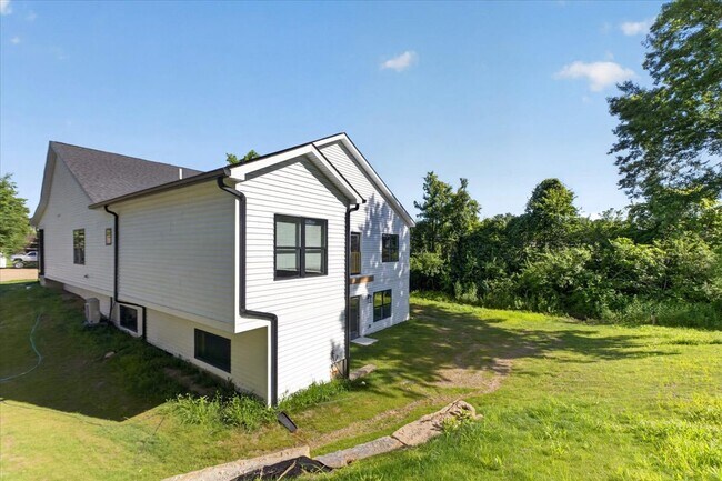 Building Photo - 15308 Batesville Ct