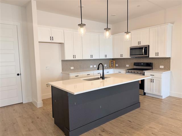 Building Photo - 1308 Arkansas Spgs St