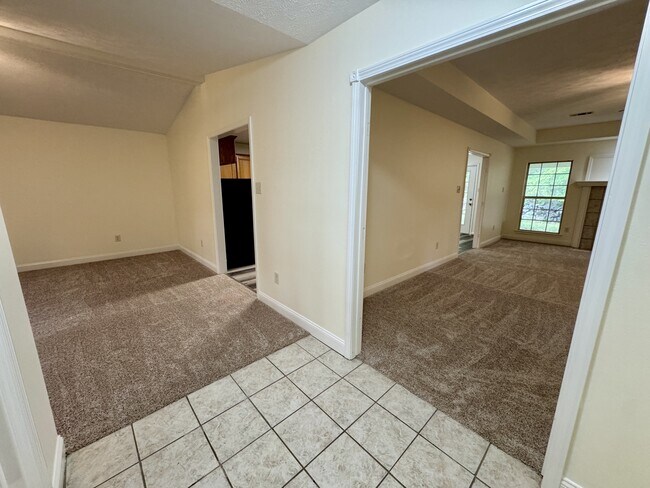 Building Photo - 44 Kirkland Dr